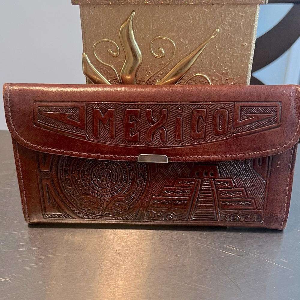 Vintage Mexico Tooled Leather Wallet Brown like new condition